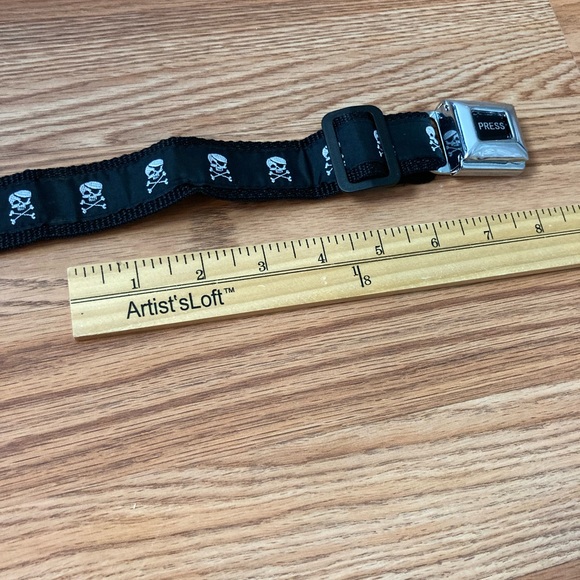 Push Button Belt - Picture 3 of 3